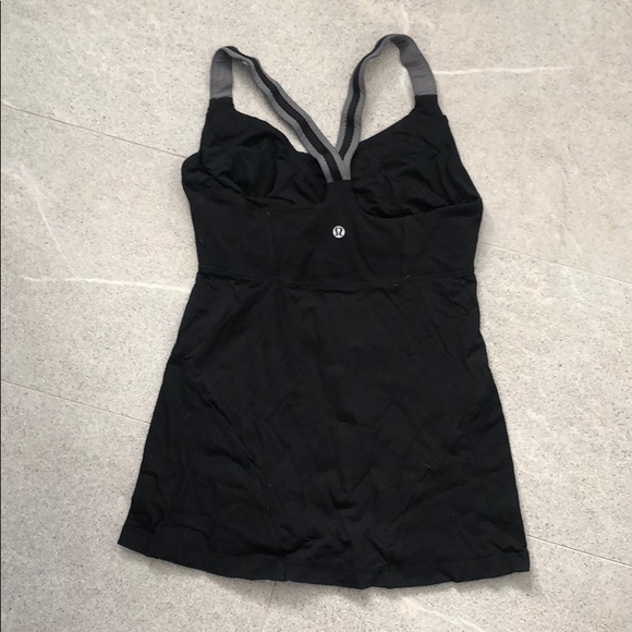Lululemon Black built in bra top size 6 - Picture 2 of 2